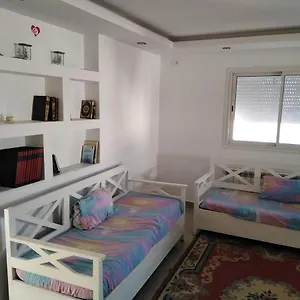pretty-and-independent-apartment-located-in-tunis-city.tunis-best-hotels.com/